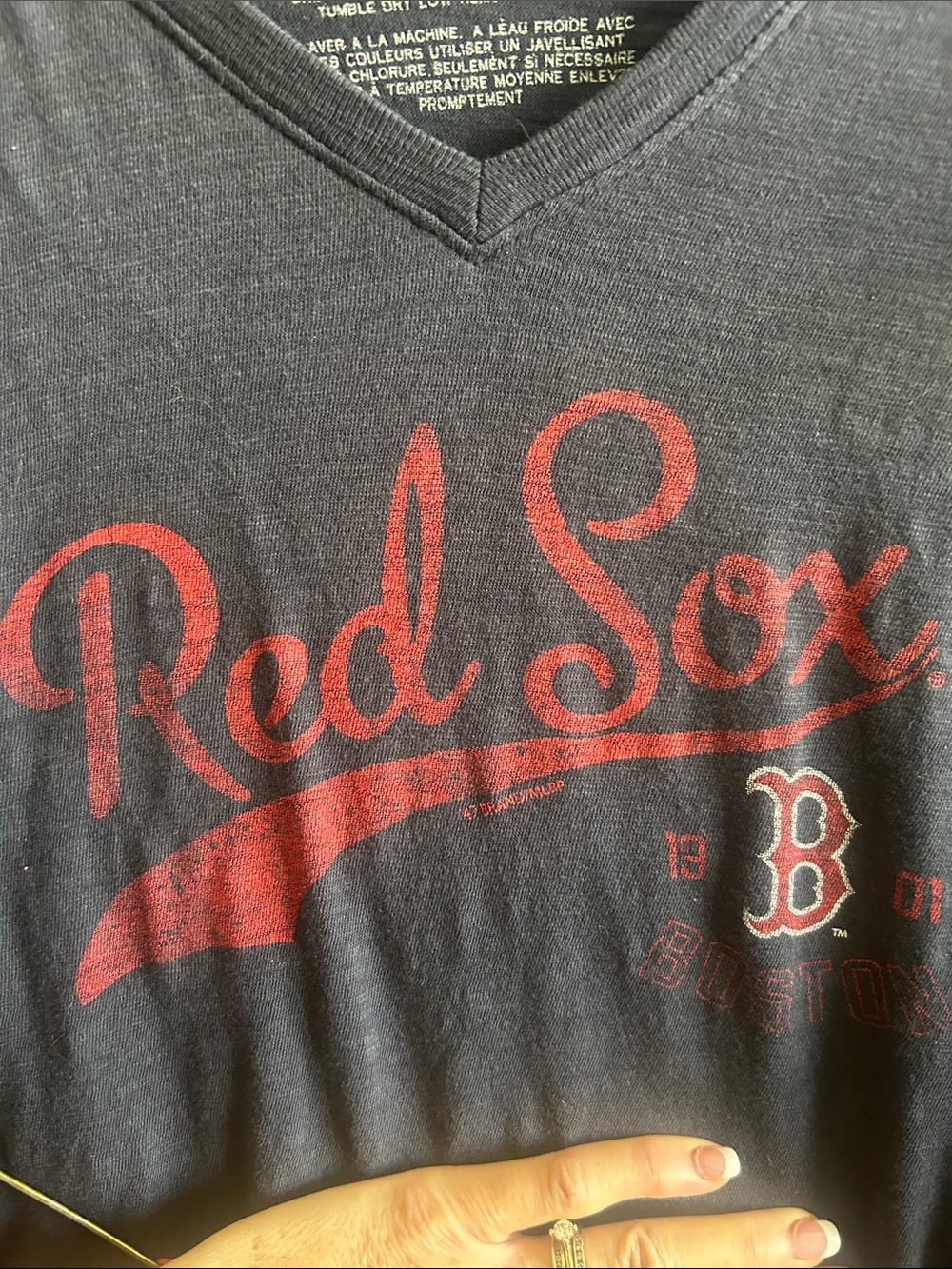Nike Women’s⚾️Lot of 3♥️RED SOX💙Graphic TEES  all fit like mediums.😎 - Picture 3 of 7
